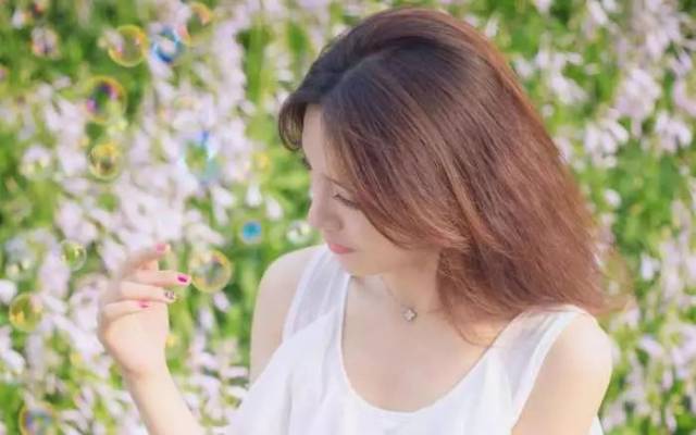 跟女生聊天的10大雷区, 你犯了几条? 我们来教你正确聊天技巧!