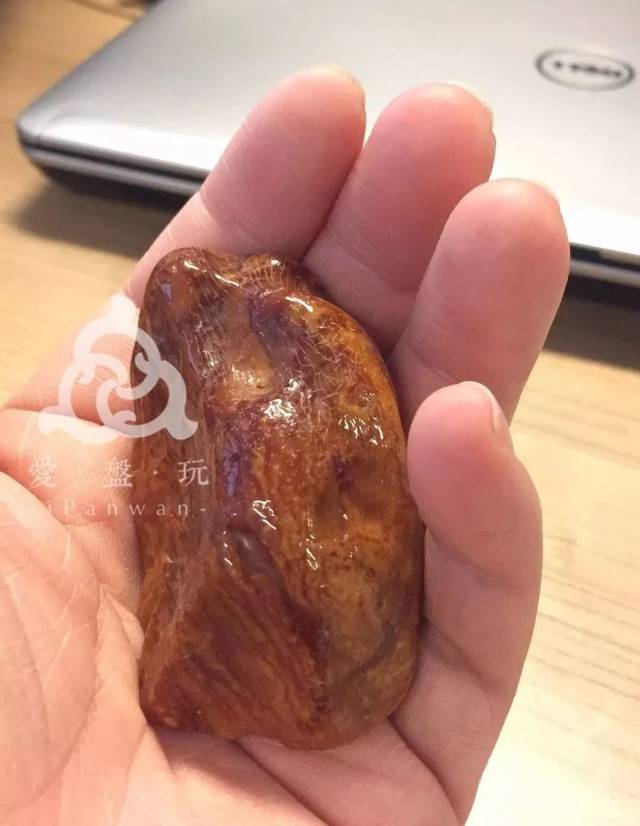 看起来脏脏的蜜蜡,盘出来这么漂亮,很多人爱它够野味!丨文玩daily