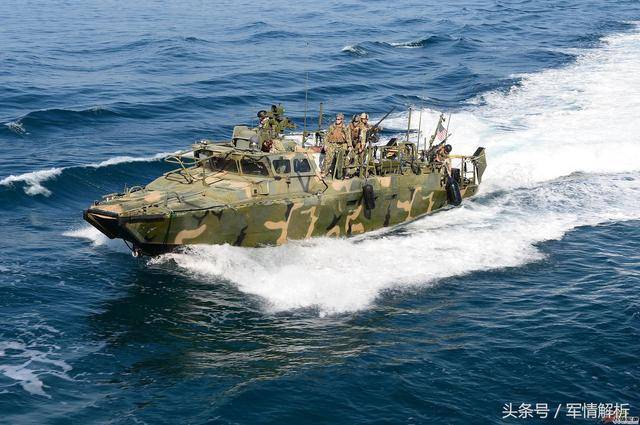 cb90快速攻击艇是瑞典国防装备管理局针对瑞典的实际需求设计的一款