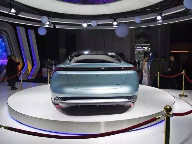 【国产跑车】这款国产跑车车标酷似变形金刚,上市后售价仅20万