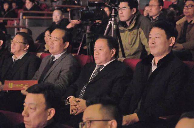 镇江市国资委副主任 张志军 集团党委书记,董事长余国根
