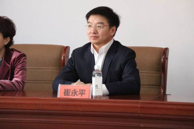 图为达旗旗委常委,宣传部部长崔永平同志