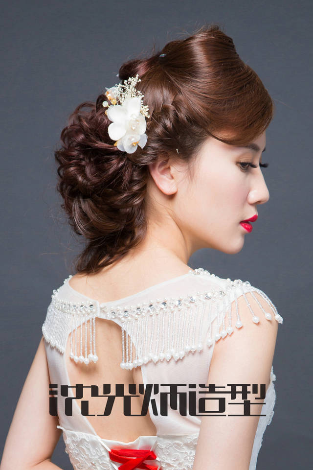 2018年沈光炳造型韩式简约婚纱影楼流行新娘