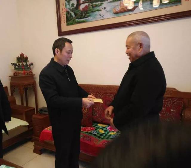 巴州区四大班子领导齐送新春祝福