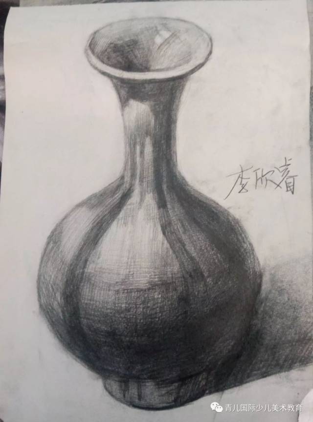 作品名称:《景物素描》小画家:李欣睿 11岁