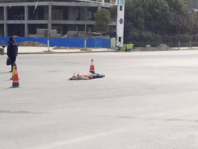 大过年的!钟祥西环一路发生一起惨烈车祸,一人当场死亡!