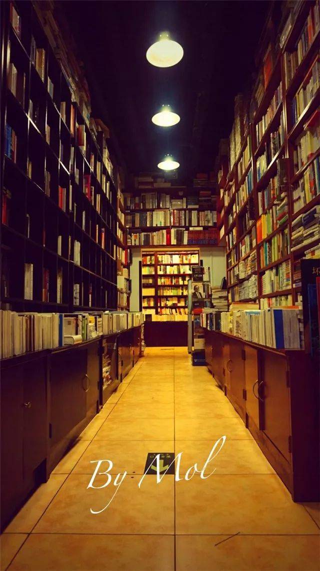 中国高校五千家书店,最值得去的4家已帮你选出!