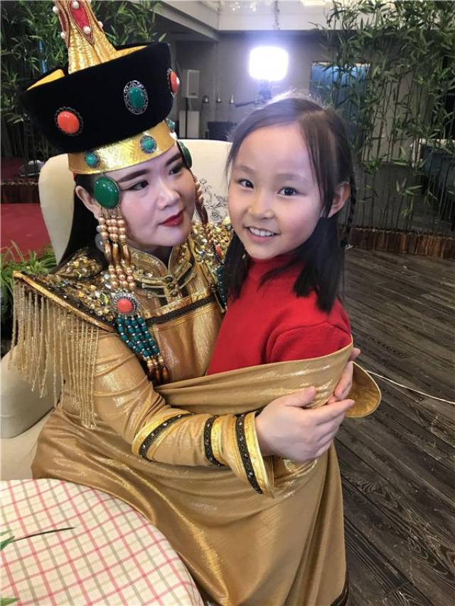 栏目-大泽专访蒙古影视演员兼原生态女歌手:艾丽娅琪琪格