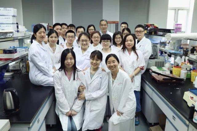 校风学风基础医学院汤其群教授课题组医路相伴携手此行