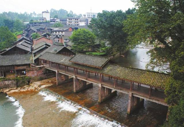 地址:宜宾市屏山县龙华镇