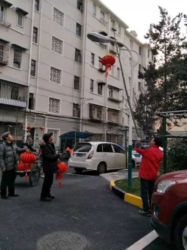 大宁路街道社区事务受理中心 郭玲玲 沈晓英 方秀华和杜银花也在9:00