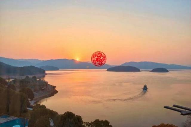 那个情人节夜晚,她在酒店找到了一生挚爱,每一