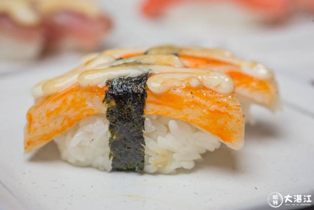 ⑤ 火热蟹肉寿司