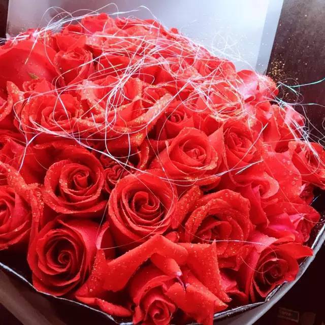 「玫瑰花」的花语是我爱你