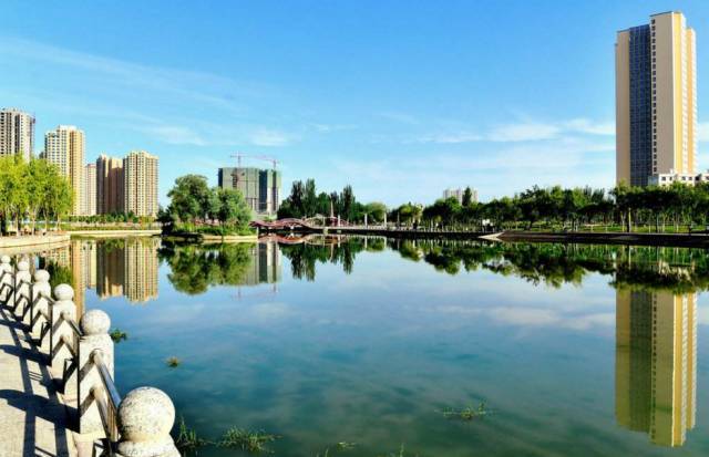 新疆第七大城市:石河子 绿色包裹中的城市