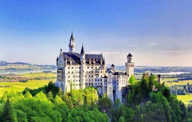 古典德国:德国旅游必去的景点之一-新天鹅堡;德国黑森林最负盛名的