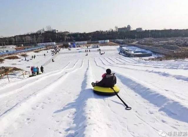 活动:2018年单县"好客山东贺年会"首届浮龙湖滑雪节 时间:2月1—23日