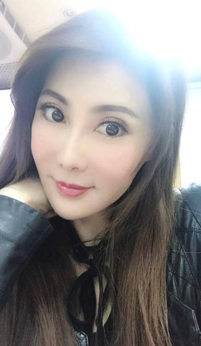 杨丽菁的另一种美性感知性