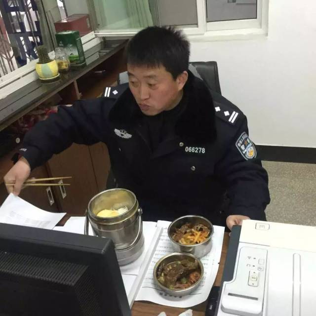 这一首孤独了300年的小诗,献给所有如"苔花"的人民警察