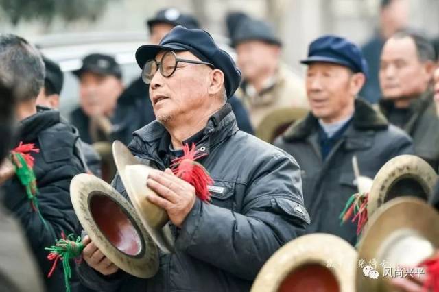 兴平农村年味浓,敲锣打鼓迎新年!