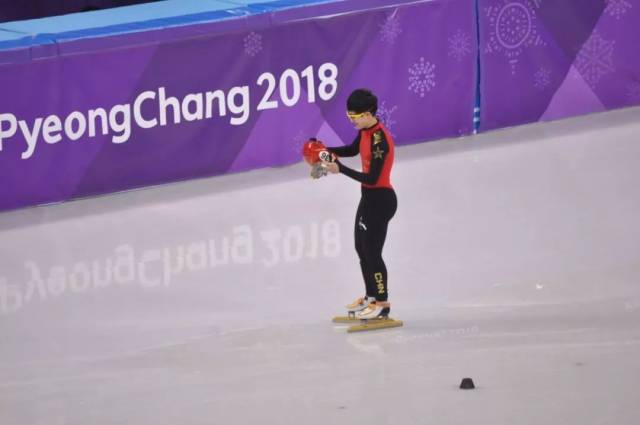 祝贺鄂尔多斯运动员李靳宇获冬奥会短道速滑女子1500米银牌