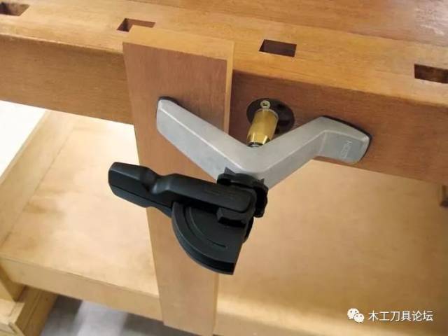 一款来自加拿大的木工房diy桌面夹具,适合用于自制工具和工装