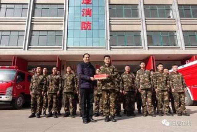 街农村福利院,阳逻街农村福利院月明分院,亲切看望慰问了武警消防官兵