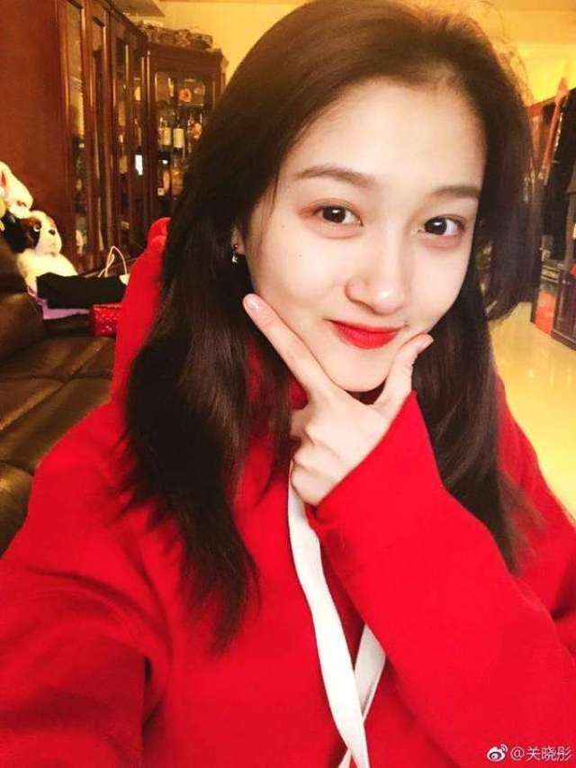 鹿晗关晓彤游日本 二人休闲装扮并肩前行被多位网友偶遇