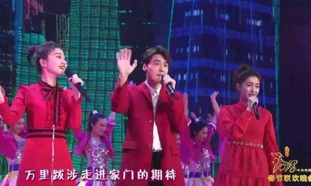景甜、江疏影、李易峰春晚合唱歌曲 哪两个更