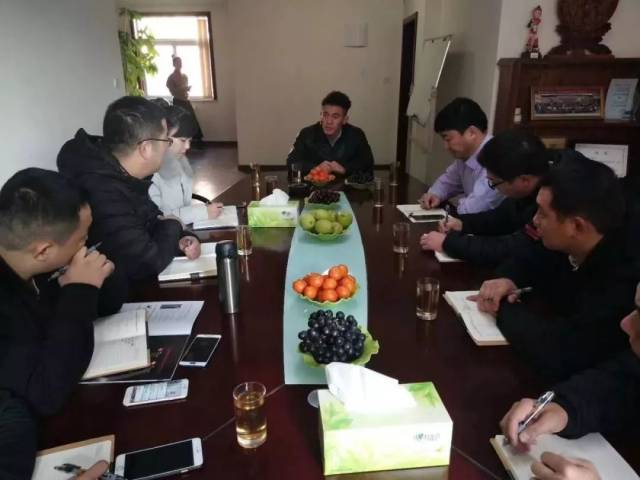 此次,华勤集团牛飞先生拜访全国各地的经销商门店, 不仅实地询问了