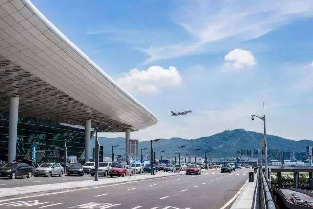 深圳机场停车场车位紧张,往来机场请尽量选乘公共交通工具