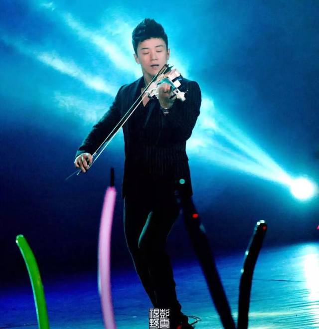 余乐   时尚摇滚余乐