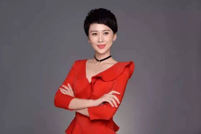 浙传校友王丝荣登央视春晚,担任海南三亚分会场主持人