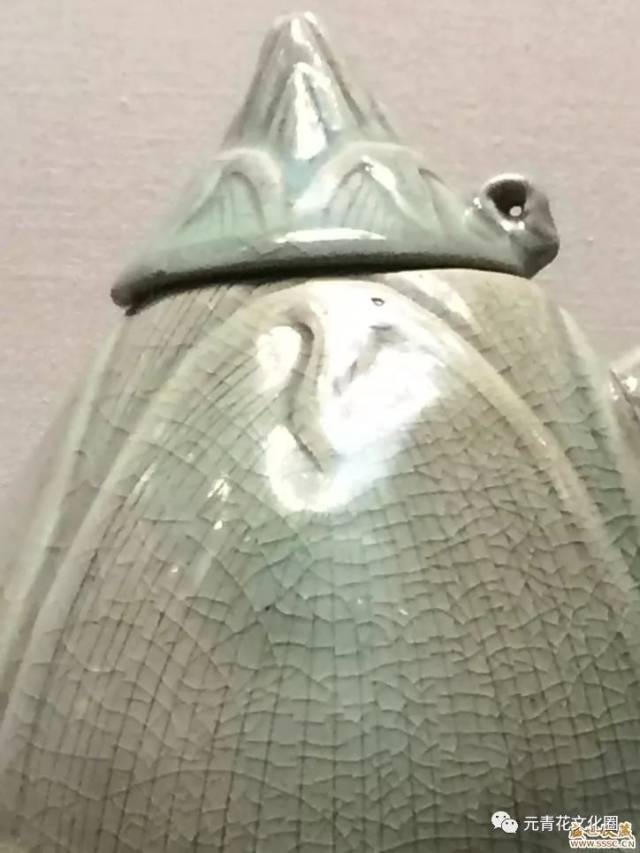因是手机拍摄又隔着玻璃,图片质量有限,还有时间顺序可能