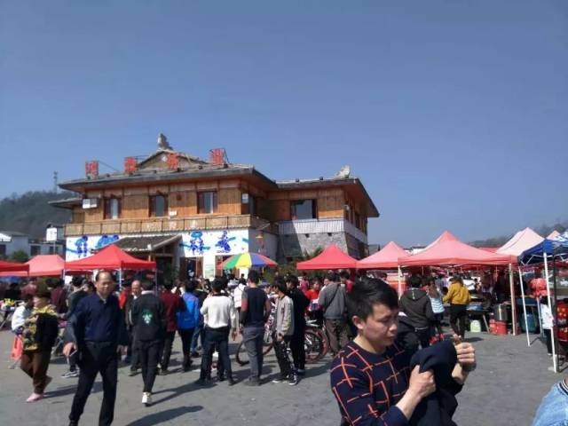 六枝人,过年周边景区都在玩什么你知道吗?