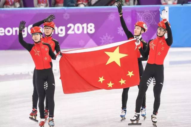 武大靖勇夺平昌冬奥会中国首金!短道速滑男子5000米接力,中国队摘银