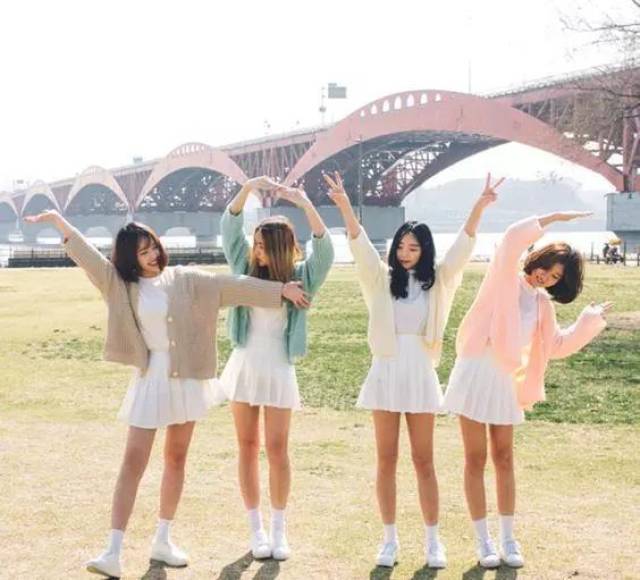 4人姐妹照拍法!原来姐妹照可以这样拍