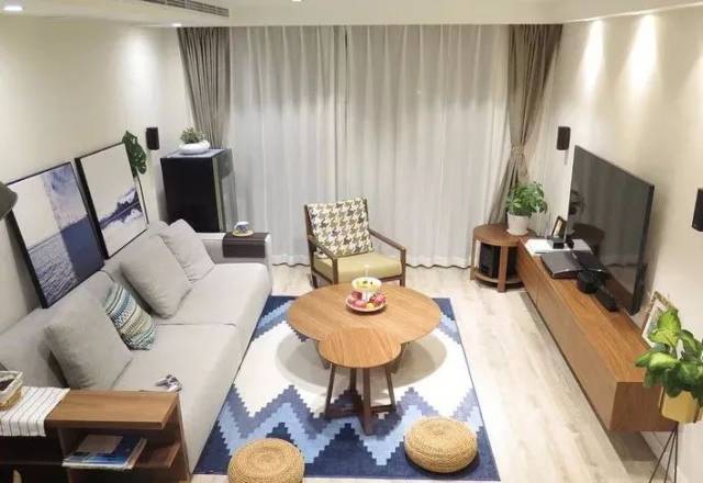室内搭配不合理,不合理,衣服搭配_大山谷图库