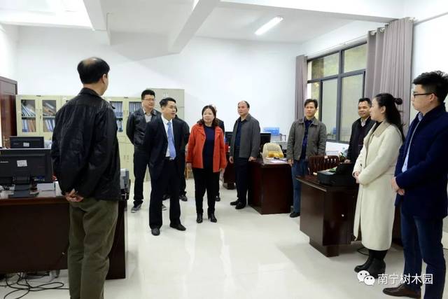 南宁树木园开展2018年新春升旗和慰问活动