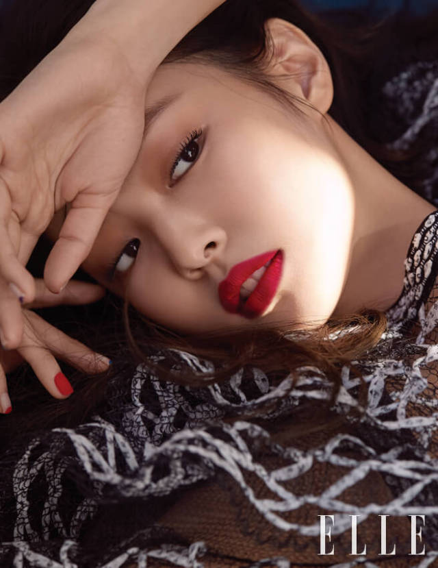 穿透屏幕的高级感 jennie《elle》画报高清照公开