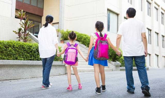 外来人口子女上海入学_上海入学照照片