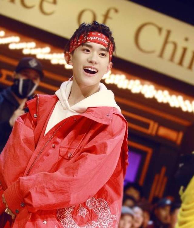 《街舞》黄子韬聊污段子,易烊千玺假装听不懂