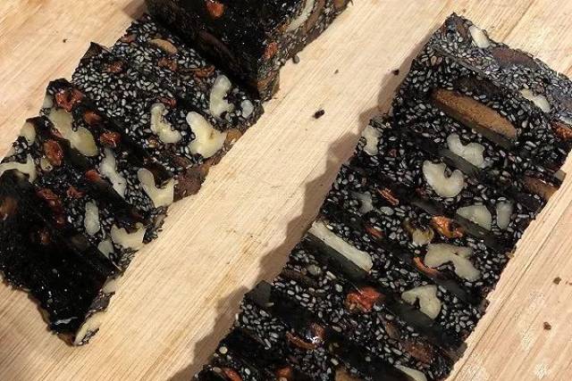 人民日报:14种保健品被吹上天,却没什么卵用