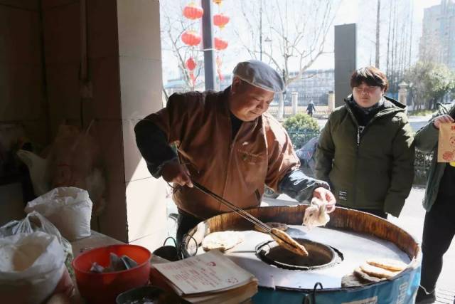 杭州烧饼哥靠卖烧饼在杭州买房买商铺 家有两辆奥迪a6_手机搜狐网