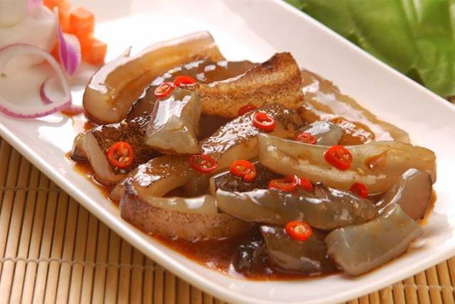 人民日报:14种保健品被吹上天,却没什么卵用