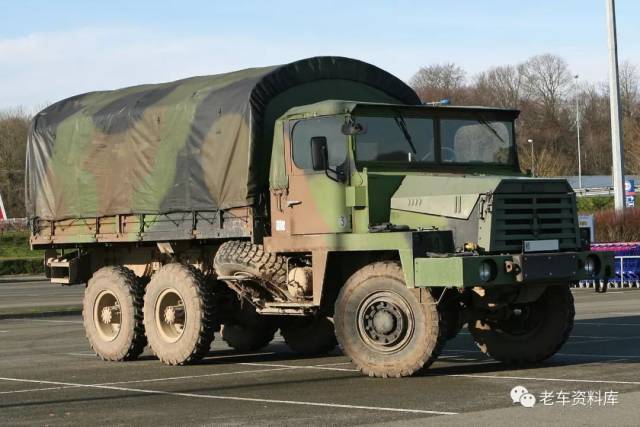 解放军炮兵部队中的法国卡车 berliet gbc 8kt