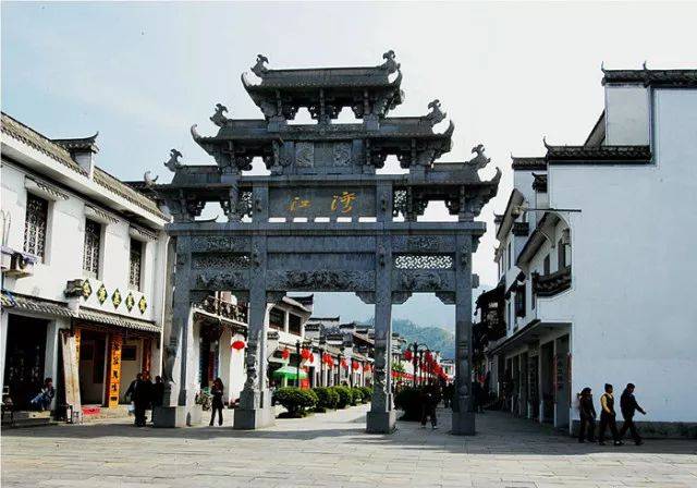 春天最好的告白方式，就是带她去婺源，别辜负这大好春光