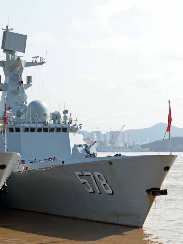 中国海军054a级导弹护卫舰578"扬州"舰舰长134米,舰宽15.
