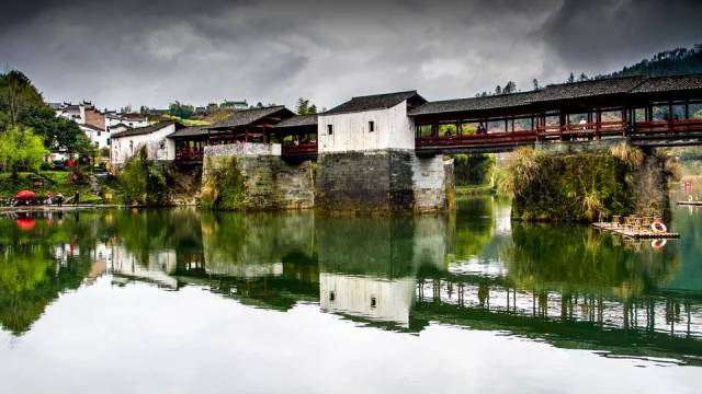 春天最好的告白方式，就是带她去婺源，别辜负这大好春光