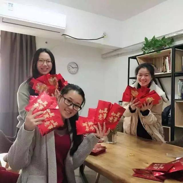 开学利是、时空隧道、家乡美食汇......这些开学礼让孩子们的“假